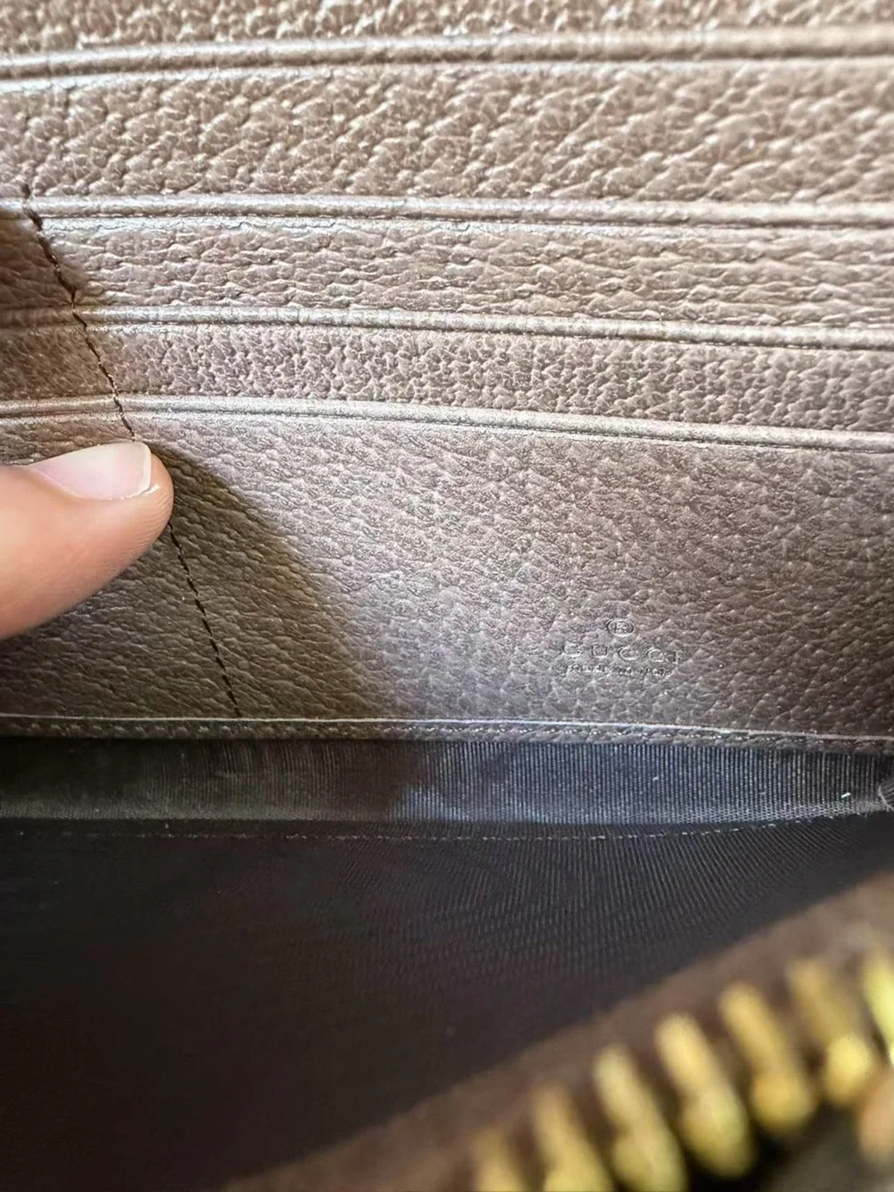 Gucci Beige GG Supreme Wallet-On-Chain with Green & Red Stripe